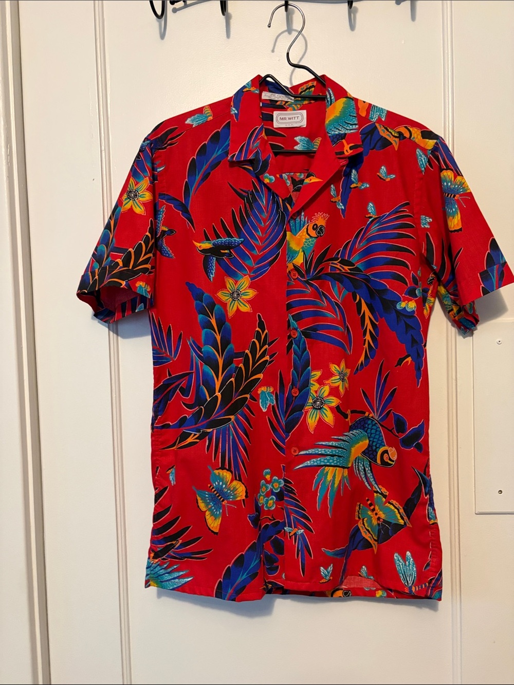 Hawaiian Tiki Luau Vintage Shirt Size Medium Made in USA 100% Cotton Red Parrot